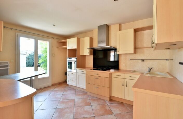 VILLA T6 - PLAIN-PIED ET AU CALME — photo 3