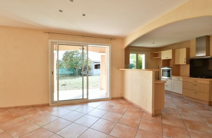 VILLA T6 - PLAIN-PIED ET AU CALME — photo 5