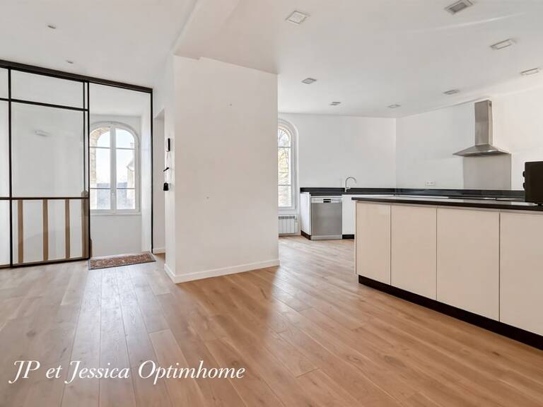 SENLIS — Centre historique – Duplex indépendant, Esprit maison — photo 1