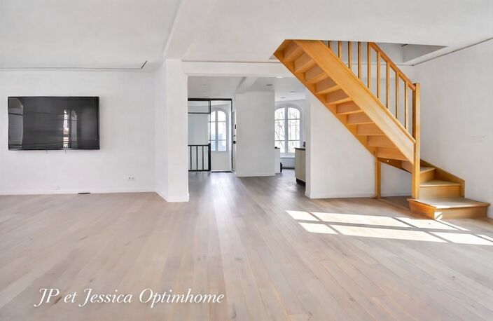 SENLIS — Centre historique – Duplex indépendant, Esprit maison — photo 2