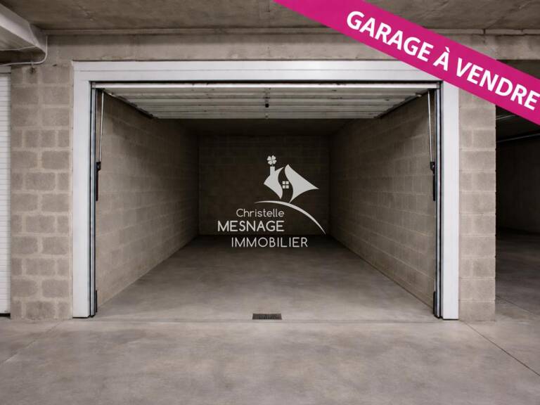 À vendre chez Christelle Mesnage - Dinan centre-ville, garag — photo 1