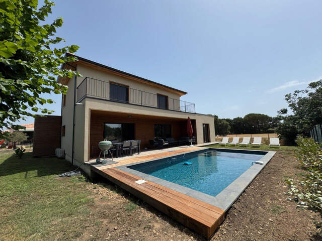 Villa T5 avec piscine et garage Secteur Ghisonaccia — photo du bien