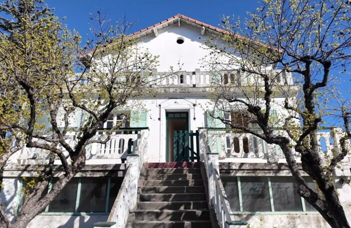 Grande Maison de Caractère à Manosque – Volumes, Jardin et Dépendances — photo 2