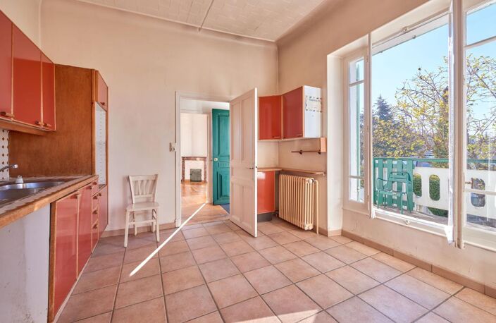 Grande Maison de Caractère à Manosque – Volumes, Jardin et Dépendances — photo 4