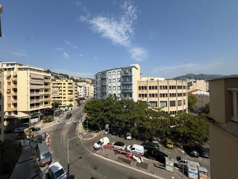 NICE ST BARTHELEMY - ARRET DE TRAM GORBELLA — photo 1