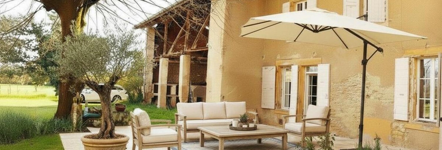 Maison 8 Pièces 220 m² à vendre à Triors (26750)