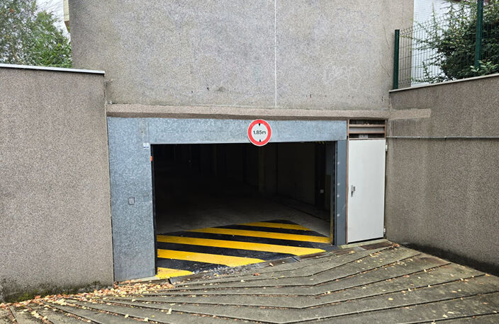 EXCLU - RENNES GARE - GARAGE FERME en sous-sol sécurisé — photo 5