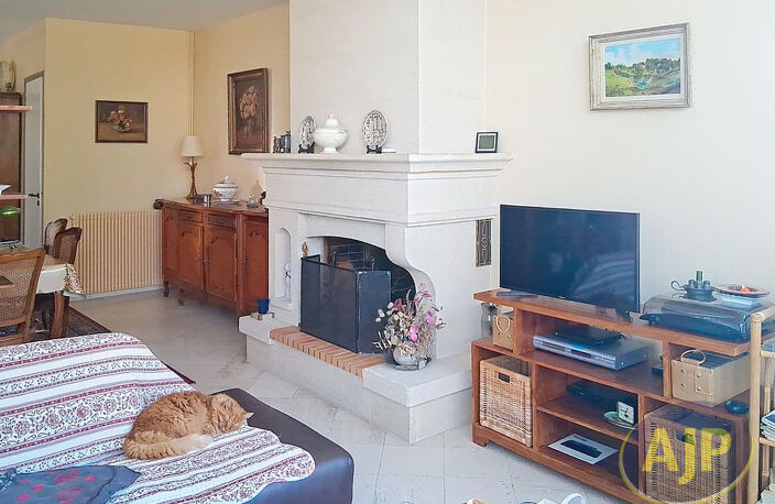Maison  avec un jardin à Saint Estèphe — photo 3