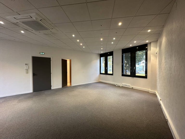 Bureaux 60 m2 climatisés - Orleans Bords de Loire - accès PM — photo 1