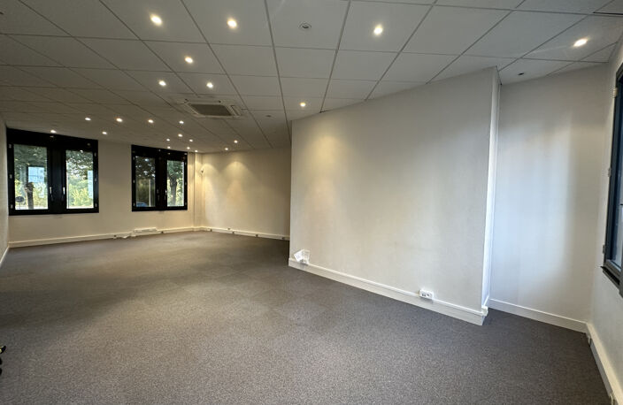 Bureaux 60 m2 climatisés - Orleans Bords de Loire - accès PM — photo 3
