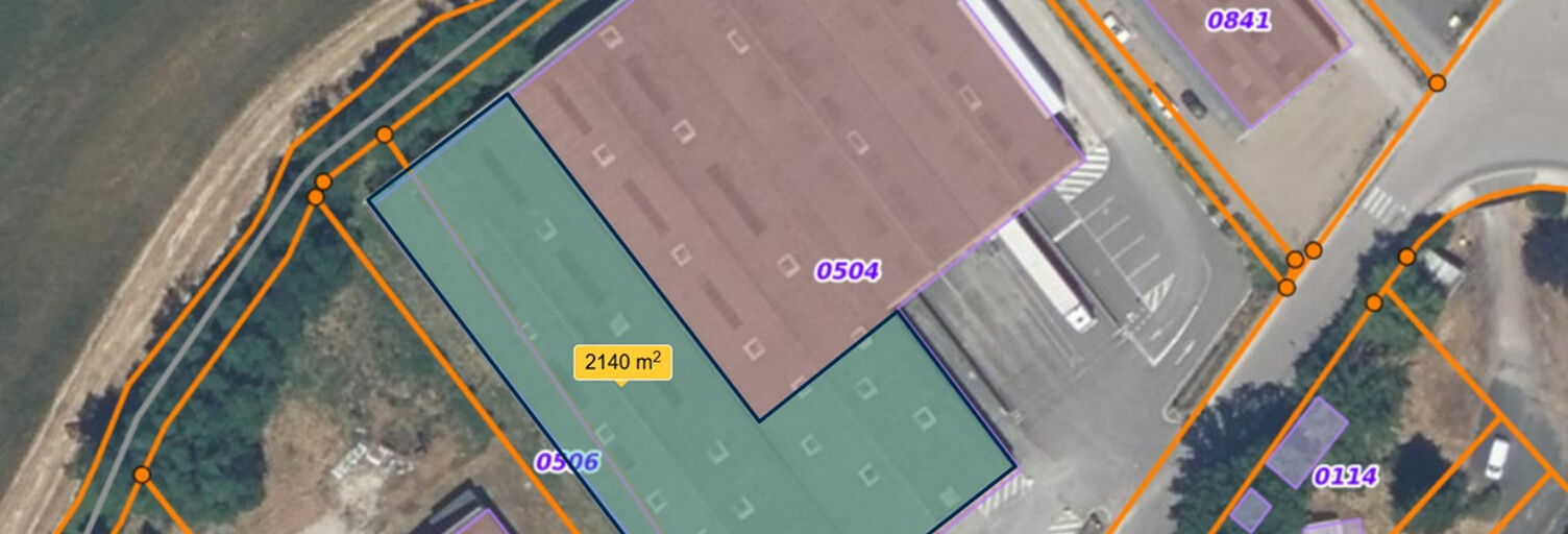 Commerce  2200 m² à louer à Auxerre (89000)