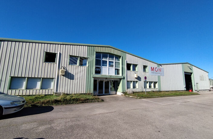 APPOIGNY - ZONE D'ACTIVITE - LOCAL DE 2200m² — photo 3