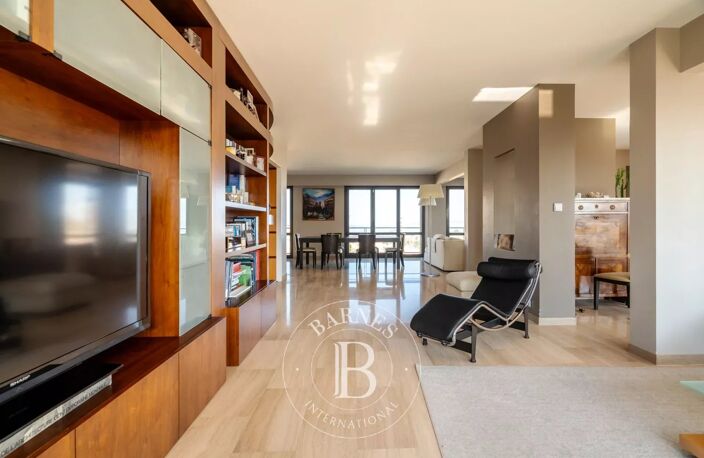 LOCATION VIDE - 13008 - PENTHOUSE VUE MER ET NOTRE-DAME DE LA GA — photo 5