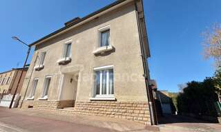 Maison 9 Pièces 220 m² à vendre à Saint-Denis-de-Cabanne (42750)