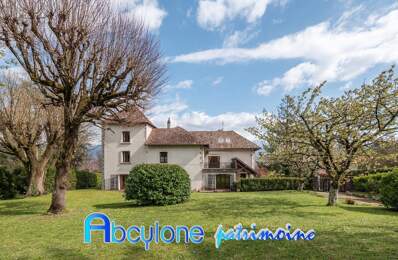 Magnifique bâtisse de 277 m² avec un terrain privatif de 1773 — photo du bien