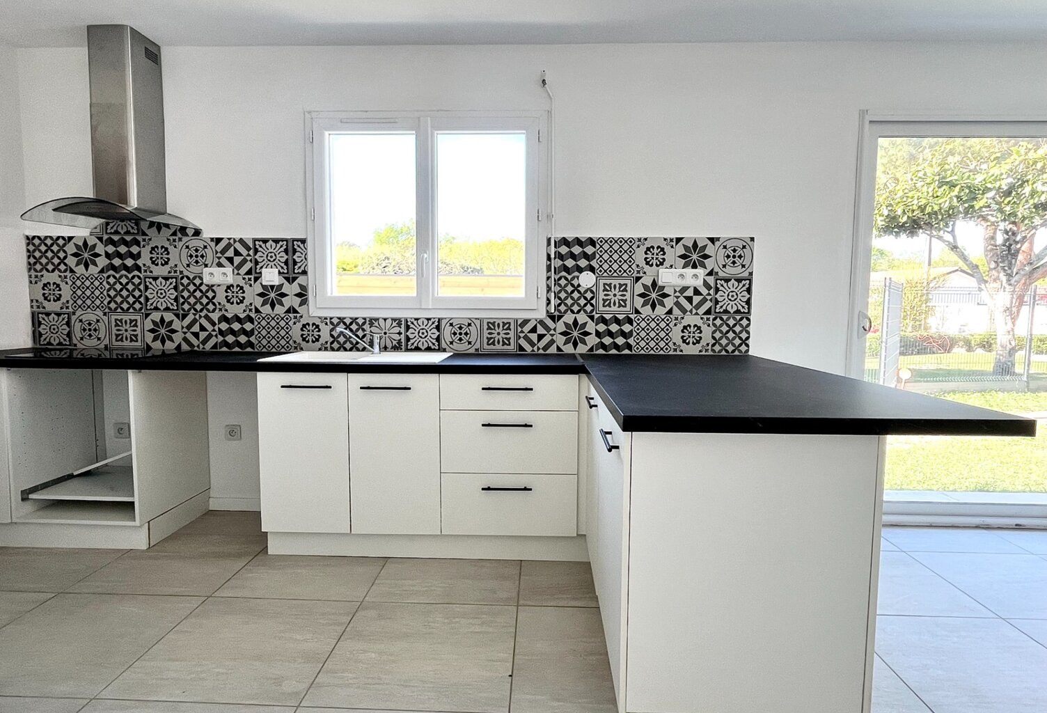 Maison moderne avec jardin – 4 pièces – 447 m² de terrain — photo 1