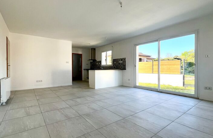 Maison moderne avec jardin – 4 pièces – 447 m² de terrain — photo 2