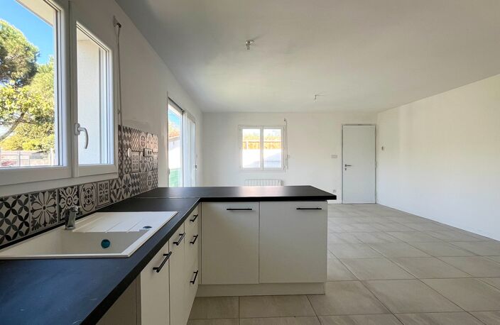 Maison moderne avec jardin – 4 pièces – 447 m² de terrain — photo 4