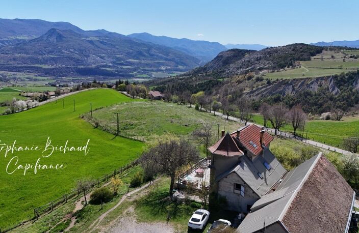 Propriete à vendre 9 pièces JARJAYES (05) dépendances zone touristique 1,8 hectare — photo 5
