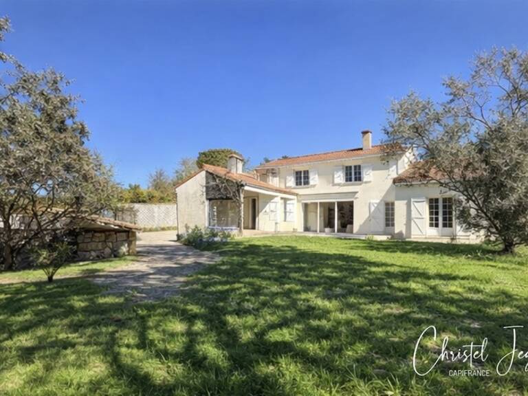 Maison à vendre 8 pièces proche de LA ROCHELLE (17) — photo 1