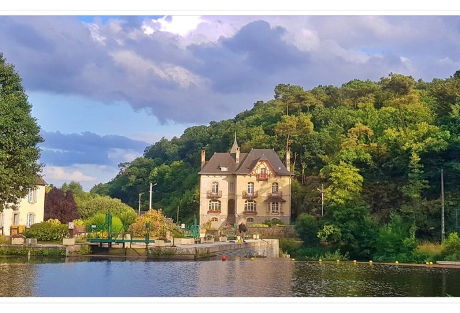 Dpt Morbihan (56), à vendre ROHAN propriete P17 de 338 m² - Terrain de 31 655 m² — photo 1
