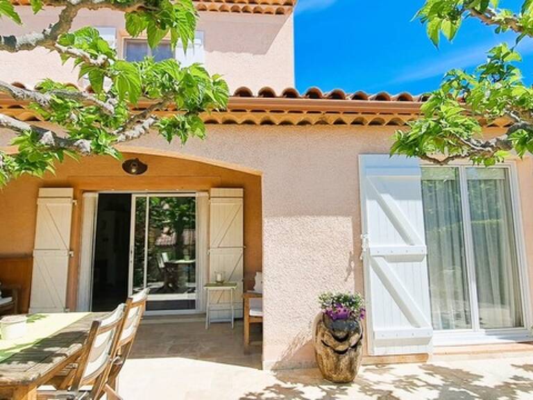 NANS LES PINS (VAR) NOUVEAUTE !!! En résidence sécurisée Villa 110m² (103m²loi carrez) avec jardin 400m² et parkings — photo 1