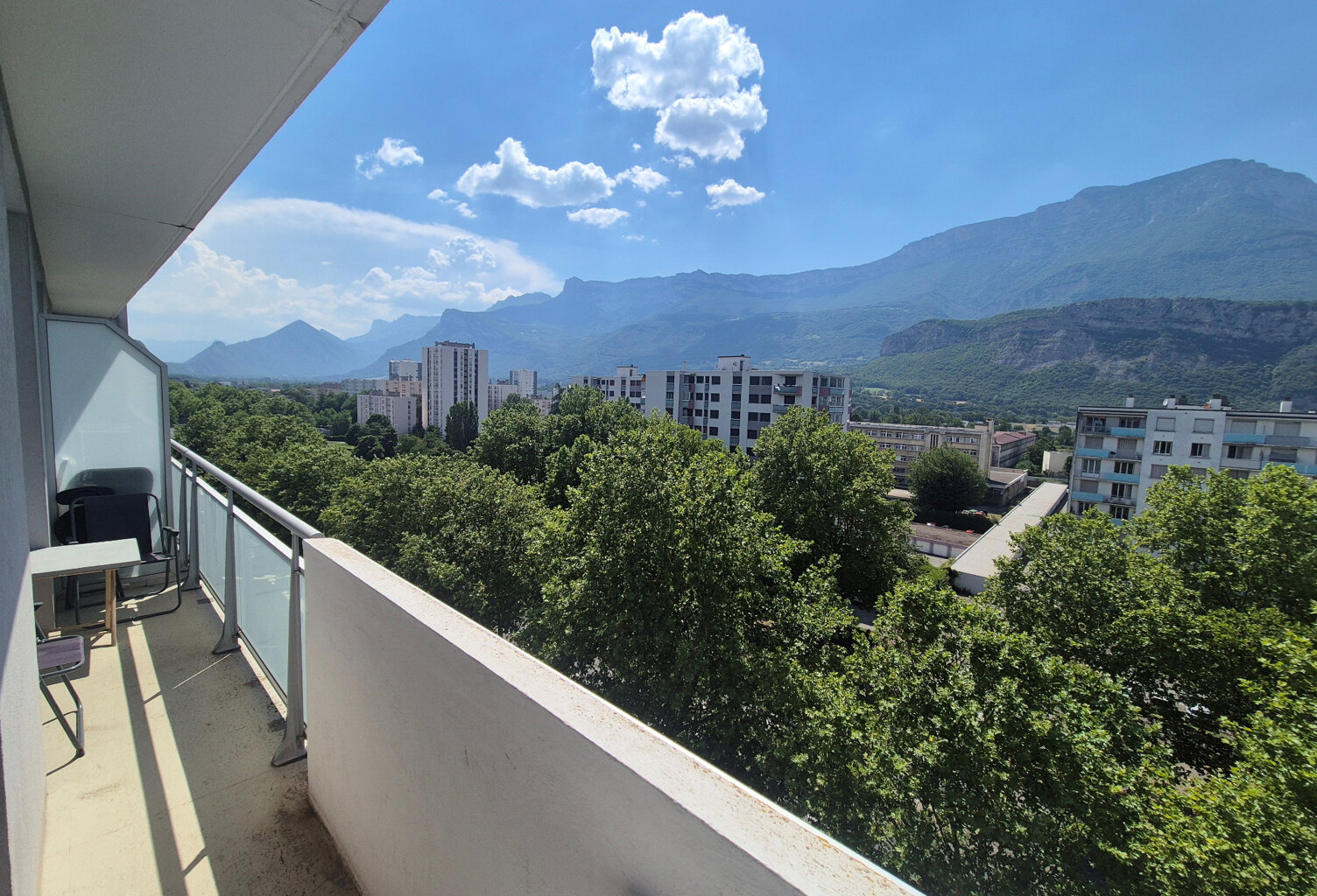 NOUVEAUTÉ LE PONT-DE-CLAIX – VENDU LIBRE DE TOUTE OCCUPATION T4 Traversant – Vue Montagnes – Étage Élevé – Marre des vis-à-vis - Pas d'encadrement des loyers — photo 1