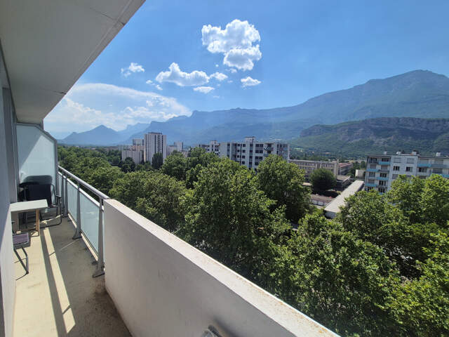 NOUVEAUTÉ LE PONT-DE-CLAIX – VENDU LIBRE DE TOUTE OCCUPATION T4 Traversant – Vue Montagnes – Étage Élevé – Marre des vis-à-vis - Pas d'encadrement des loyers — photo du bien