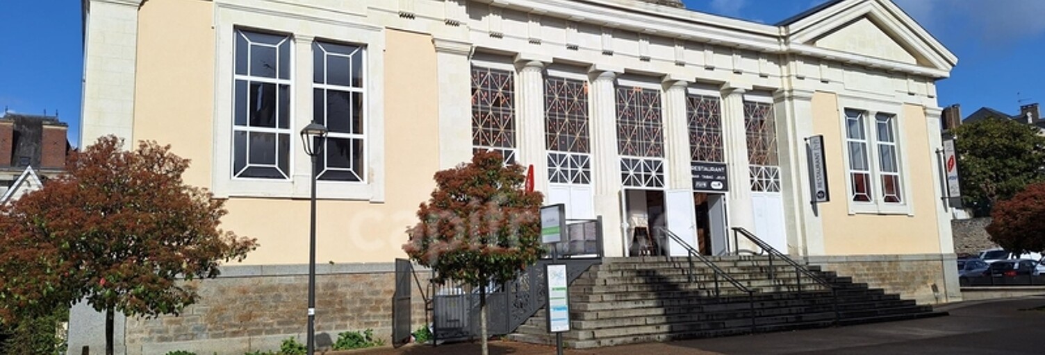 Immeuble  1743 m² à vendre à Mayenne (53100)