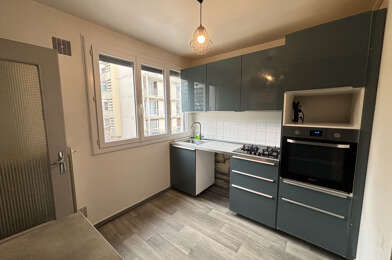 Appartement 4 pièces 880 €