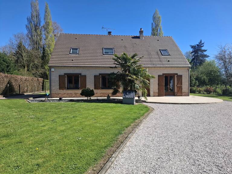 SPACIEUCE MAISON DE 155 M² À CRITOT, 4 CHAMBRES — photo 1
