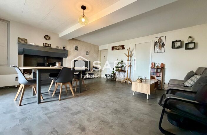 Genouillé 86250. Maison, grange et jardin — photo 3