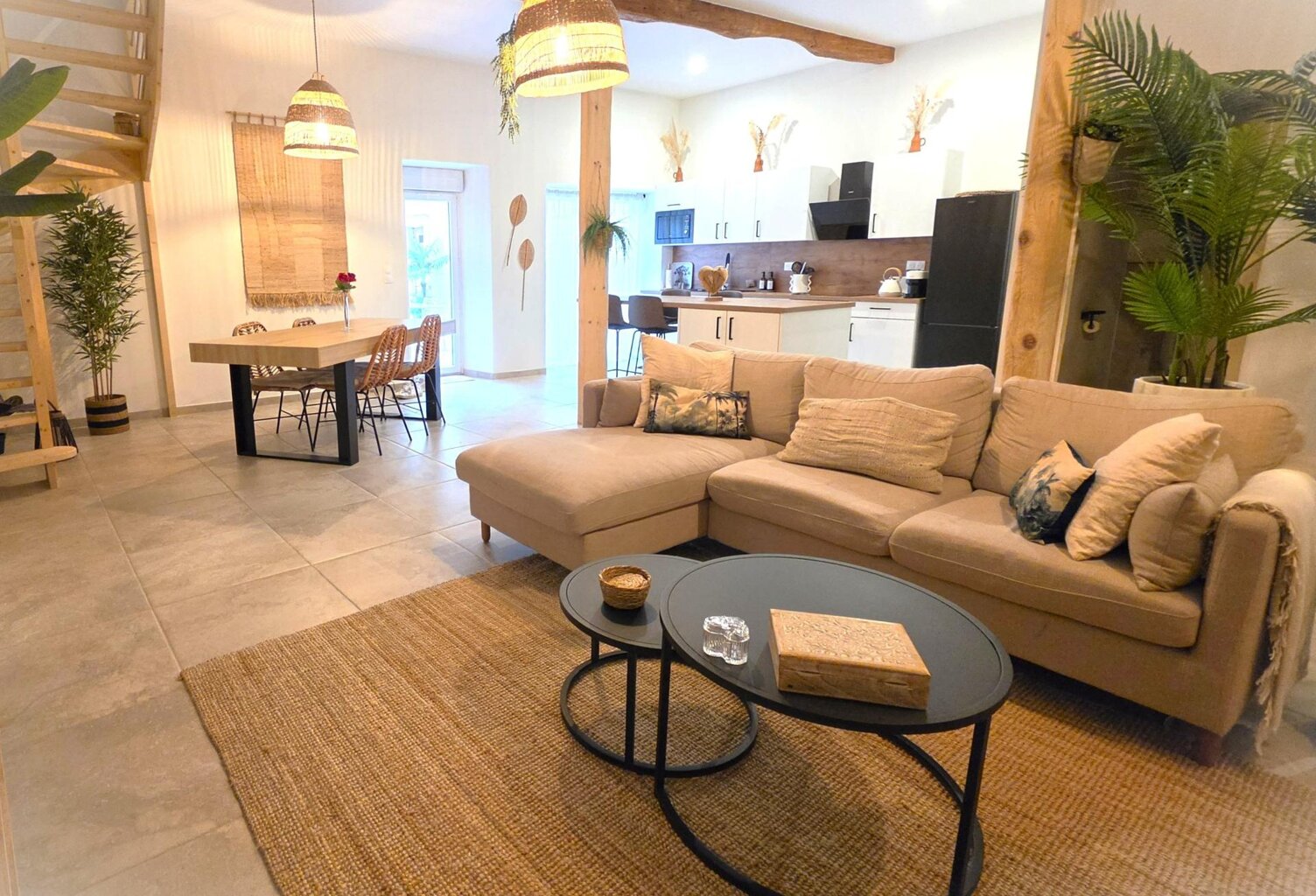 Maison de ville t5  de 151m² avec cour, entièrement rénovée — photo 1