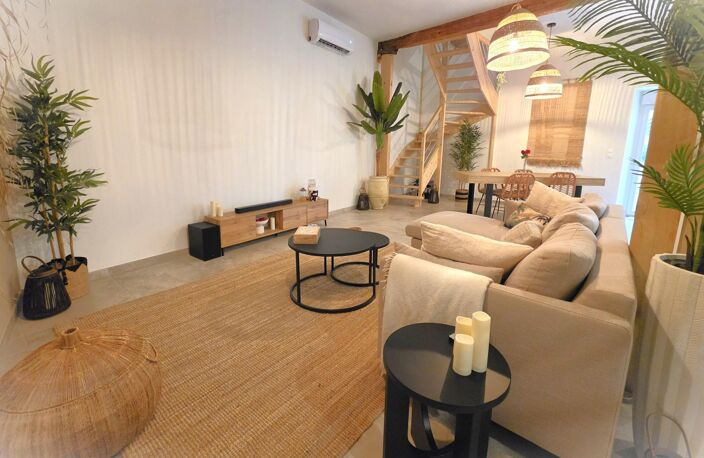 Maison de ville t5  de 151m² avec cour, entièrement rénovée — photo 2