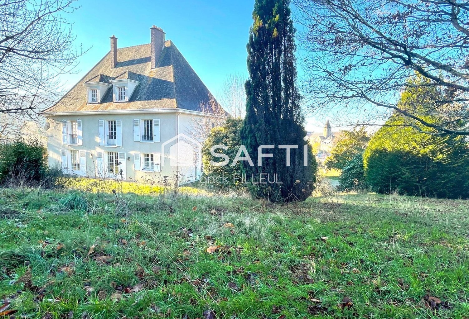 Grande demeure avec parc tout prés à pied de tout — photo 1