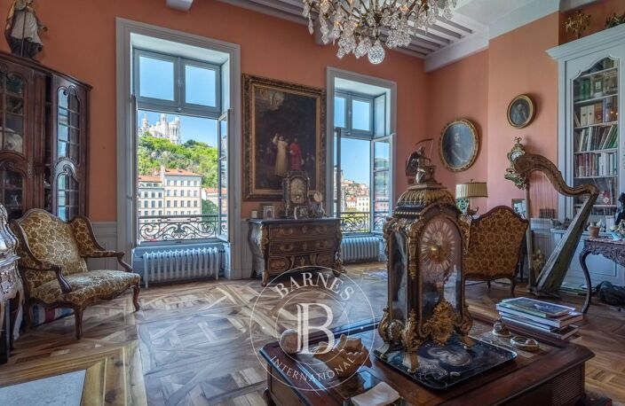 Lyon 2 - Appartement d'exception de 119m² - Vue Saône, Saint-Jean et Fourvière - 1 chambre — photo 2