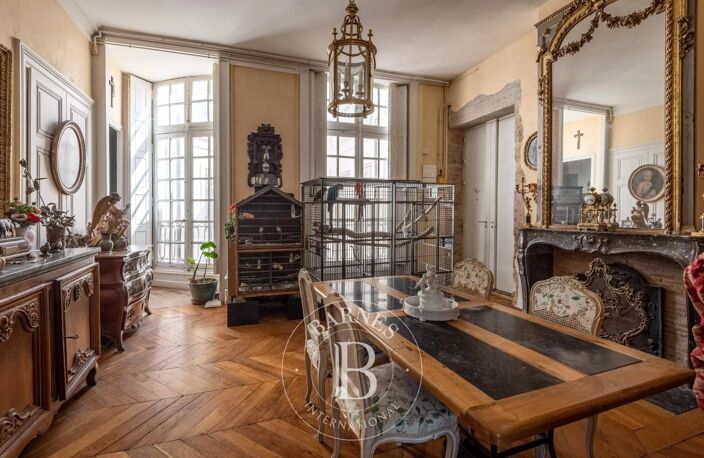Lyon 2 - Appartement d'exception de 119m² - Vue Saône, Saint-Jean et Fourvière - 1 chambre — photo 4