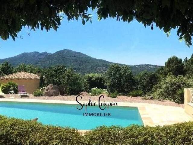 SUPERBE VILLA AVEC PISCINE ET VUE PANORAMIQUE AUX ADRETS — photo du bien