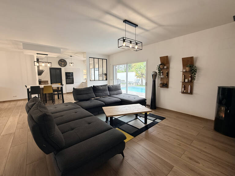 Proche de Bourges : très belle maison d'environ 175 m2 avec — photo 1