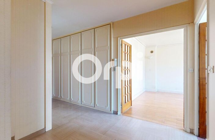 Grand T2 lumineux avec emplacement premium – Bron Mairie — photo 4