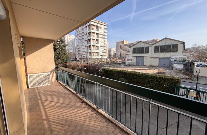 GRAND 5 PIÈCES AVEC DOUBLE BALCON et CLIMATISATION — photo 2