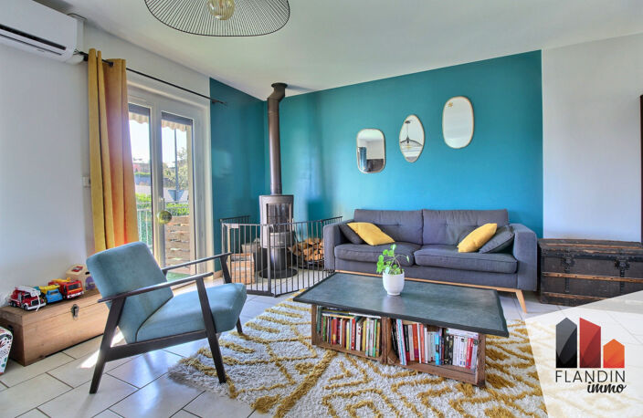 VERNAISON limite CHARLY - Appartement T4 traversant avec vue — photo 2