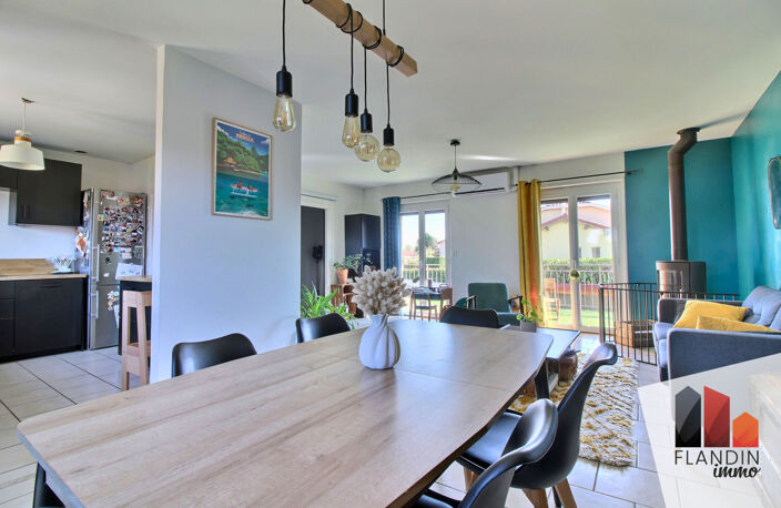 VERNAISON limite CHARLY - Appartement T4 traversant avec vue — photo 3