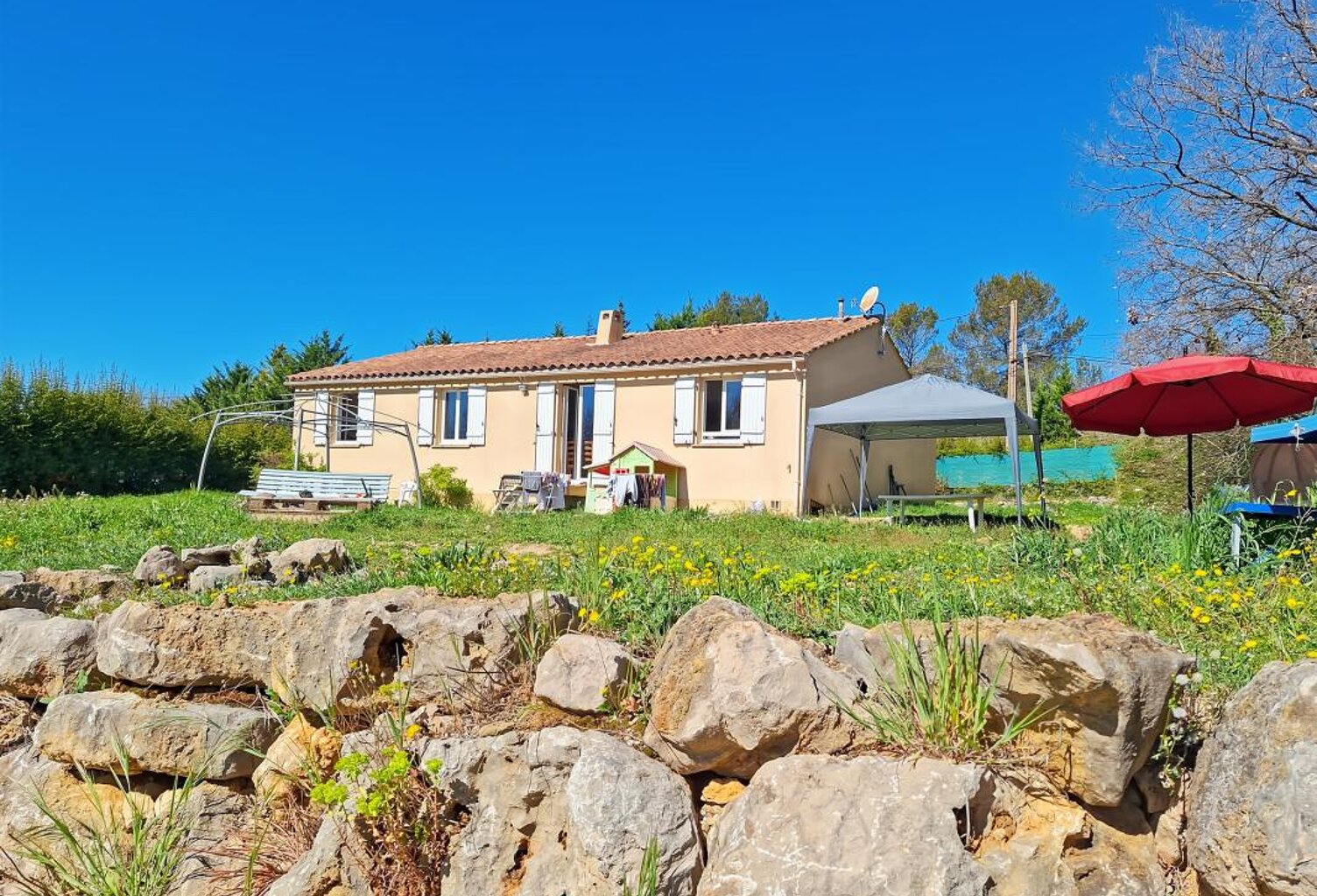 A VENDRE Villa de plain-pied avec vue dégagée, grand terrain et fort potentiel  LA VERDIÈRE — photo 1