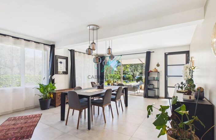 LE ROURET – Élégante villa avec dépendance — photo 5