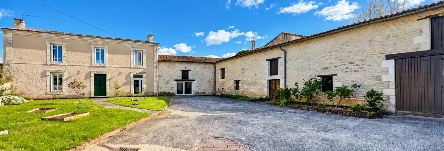 Maison 8 Pièces 216 m² à vendre à Neuville-de-Poitou (86170)