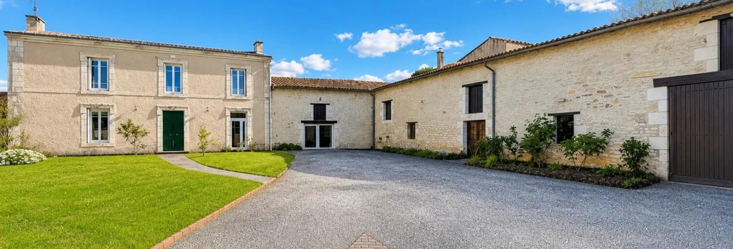 Maison 8 Pièces 216 m² à vendre à Neuville-de-Poitou (86170)