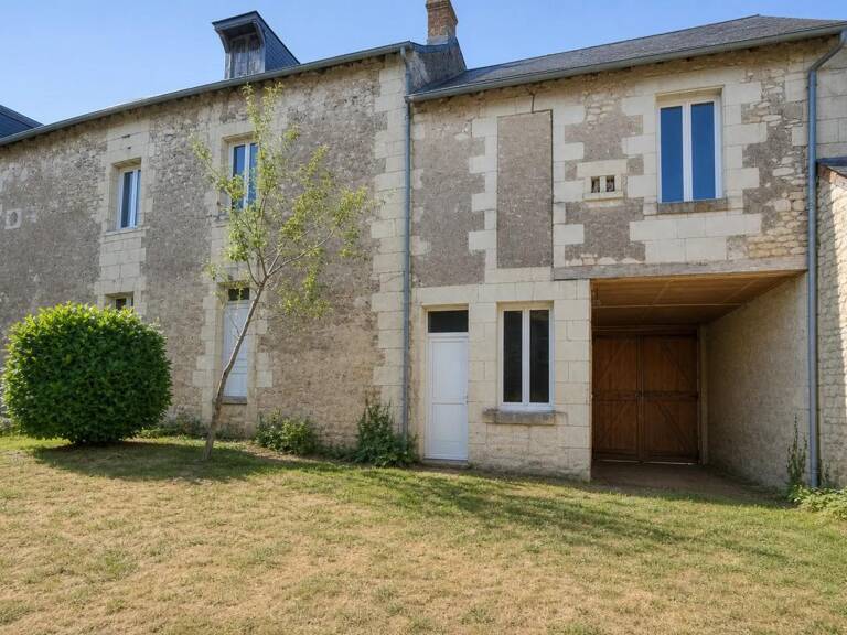Maison de 5 pièces de 184 m² en vente à Monthoiron — photo 1