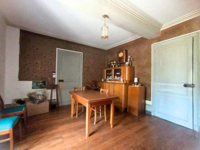 Maison de 5 pièces de 184 m² en vente à Monthoiron — photo du bien