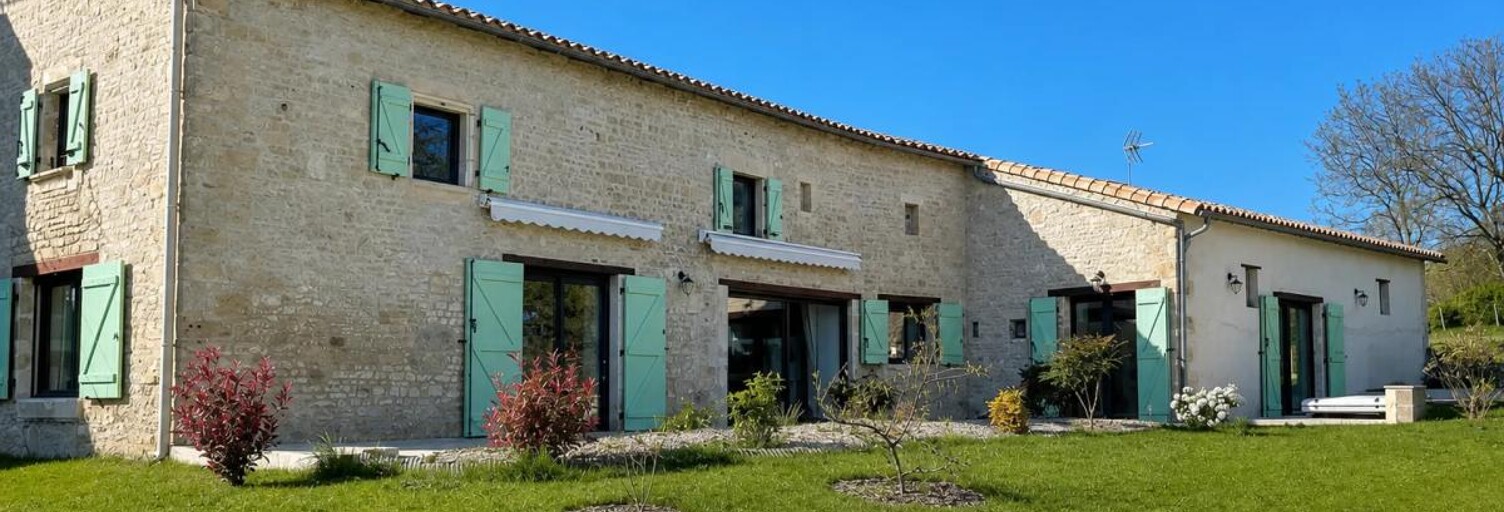 Maison 8 Pièces 259 m² à vendre à Coulonges-sur-l'Autize (79160)